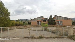 Nau industrial a Avinguda de valència 22. Nave industrial aislada cerca de la ciudad para reformar