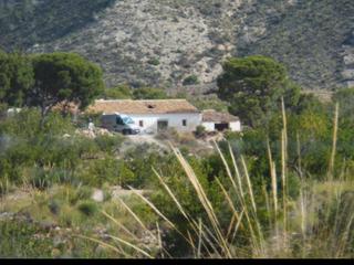 Propriété à Villamontes-Boqueres. Terreno agrícola de secano con vivienda y corrales para rehabili