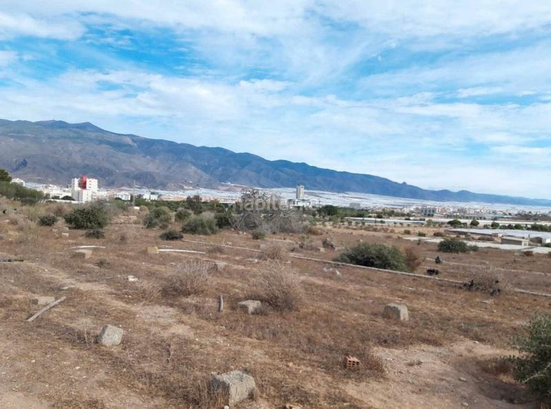 Foto a3c4e804-676d-46a5-9337-78dda465b762. Terreno residencial suelo urbanizable sectorizado para uso residencial, invernadero en precario. en Ejido (El)