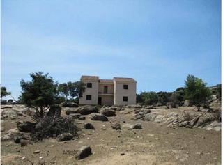 Propriété à Almorox. Parcela de labor con arbolado con vivienda rural