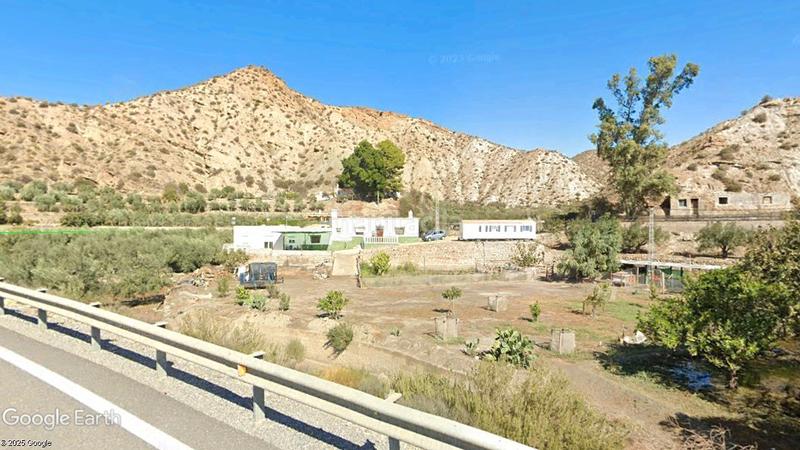 Foto 49df5c9f-22e4-47f1-ab32-3bc130b43fe4. Finca rústica finca de regadío con casa-cueva. en Santa Cruz de Marchena