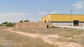 Finca rústica a Pasaje canovas 17. Parcela con almacén para restaurar, ideal para campa