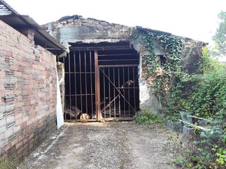 Finca rústica a Cartelle. Parcela agrícola con naves