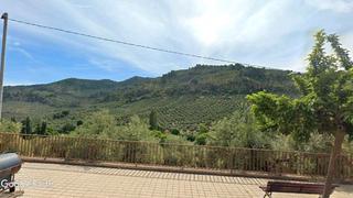 Fondo rustico in Puente de Génave. Olivar para consumo propio, opción caseta de aperos, sondeo.