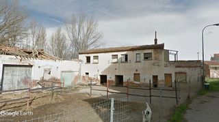 Residential Plot in Alberite. Terreno urbanizable con naves para rehabilitar.