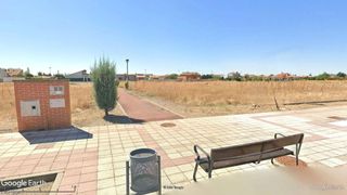 Gewerbliches Grundstück in Calle río duero 142. Solar urbano para equipamiento comercial, interesante inversión