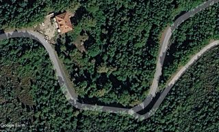 Landgut in Padrenda. Terreno de pastos y arbolado con viviendapara uso recreativo.