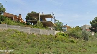 Terreny residencial en Carrer mare deu montserrat 178. V15148 solar con vivienda en estructura