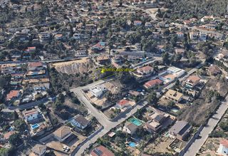 Terreno residenziale  N/a. Solar para torre con jardín
