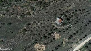 Finca rústica en Carabaña. Parcela con casa de piedra