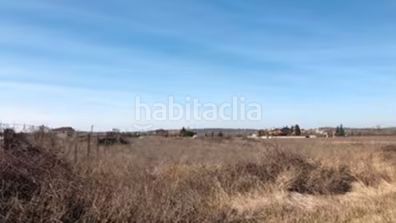 Foto c785edc2-36e7-44db-98ee-08421f65331f. Terreny residencial a Villaquilambre
