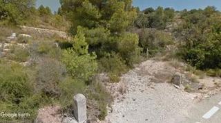 Finca rústica a Salem. Parcela con caseta rural abandonada