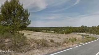 Propriété à Venta del Moro. Tierra de labor junto a carretera en venta del moro