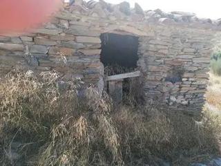 Finca rústica a Benizalón. Cortijo para rehabilitar en coto de caza