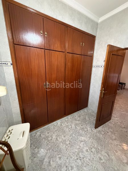 Foto d3dd0180-8f88-4ff3-9bb7-eb980559fcf6. Casa amb aparcament a Cantillana