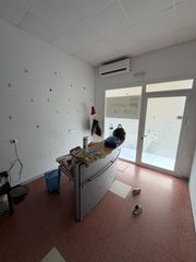Local Comercial en Tocina. Local comercial en los rosales (sevilla)