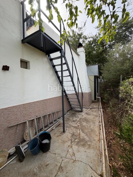 Foto 7b6ff995-4a79-4693-87ce-63d1ad130995. Masia amb xemeneia calefacció aparcament piscina a Carmona