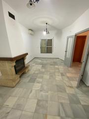 Maison jumelée à Tocina. Casa de dos plantas con patio grande en tocina (sevilla) posibil