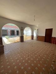 Maison à Tocina. Casa de dos plantas y solar contiguo de patio en la localidad de