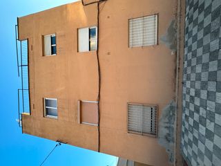 Piso  Carrer del pi. Piso con 26 habitaciones