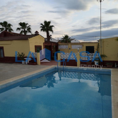 Chalet in Villamanrique de la Condesa