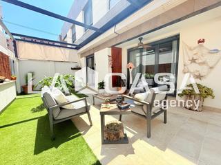 Casa aparellada a Entrenúcleos