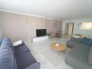 Apartament a Calle el coloso 3. Amplio piso en benalmadena, a metros de la playa con vistas al m