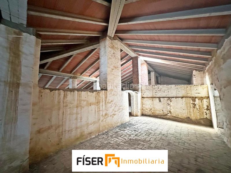Foto c89a75ef-f81d-4f8e-8e7e-73062eae8b8c. Haus mit parking in Medina de las Torres