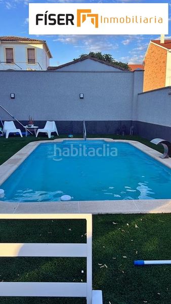 Foto 6b1999a9-3d4c-401e-acd1-833d59041b97. Xalet amb xemeneia calefacció aparcament piscina a Zafra