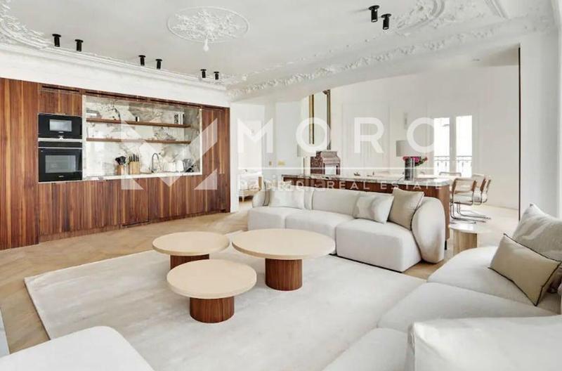 Foto a29723c7-6ec6-40b5-afa0-cd2c46356b67. Piso ático de lujo en reforma integral en Goya luz, vistas y terraza privada en Madrid