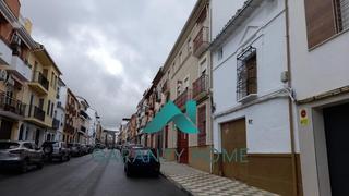 Terreny residencial a San Francisco. Venta de solar con fachada en lucena