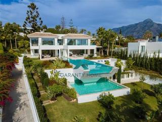 Casa en Los Naranjos. Casa en venta o alquiler en los naranjos, marbella