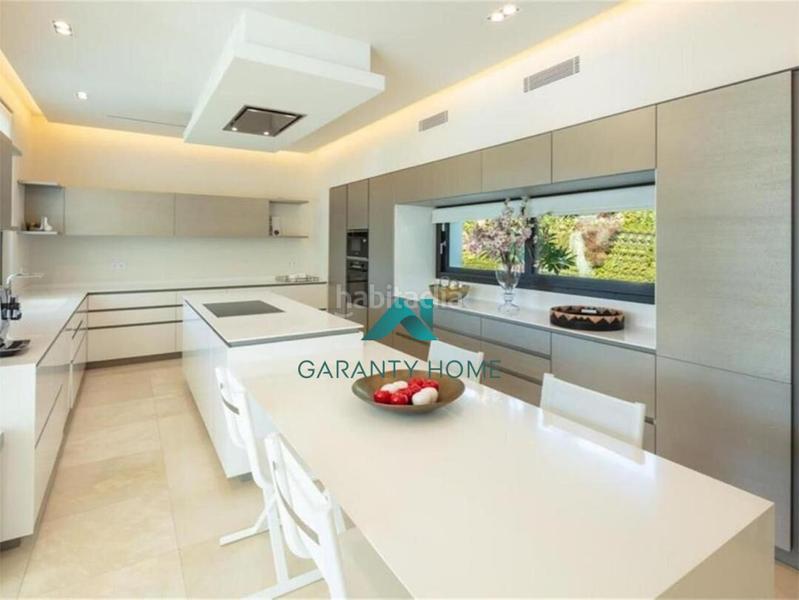 Foto f0eade09-e6fb-4fc2-935d-f76371b61fce. Casa  en venta o alquiler en Los Naranjos, en Marbella