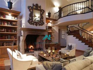 Maison jumelée à Elviria. Casa adosada en venta en elviria,