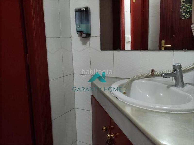 Foto f45732a8-1f9d-4b0a-ba01-7c0d0634cfda. Locale commerciale in Barrio de Zaidín Granada