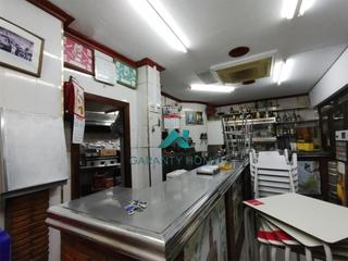 Local commercial à San Pablo. Local comercial en venta o alquiler en luis montoto  santa justa