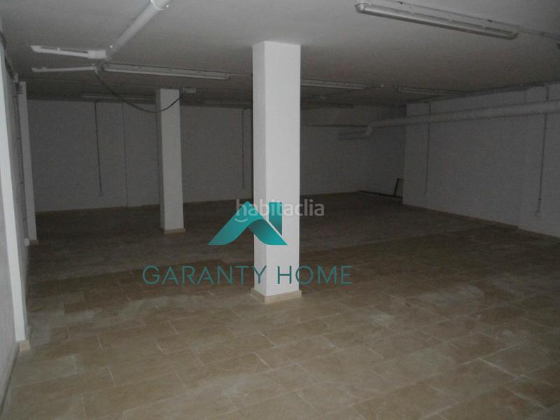 Foto cfdbbcd5-add1-4e38-8e50-a52268ef1938. Local comercial local en ventaalquiler , zona la barrera en Lucena