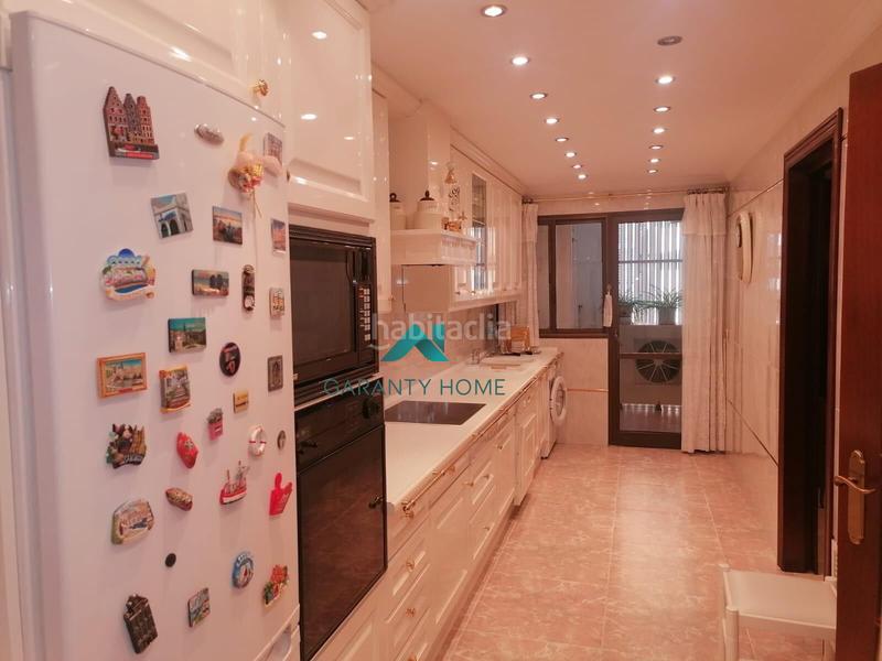 Foto b7b1febe-c349-440e-8340-32ad0dcbf2ec. Piso garanty home boutique tiene el placer de presentarte esta residencia única en una de las ubicaciones en Málaga