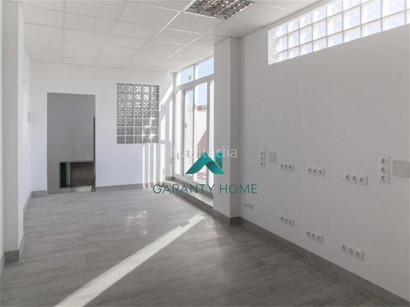 Foto 8b3e135f-dc29-4ada-adce-76a8e7af286f. Alquiler local comercial local de alquiler en Bellavista, en Sevilla