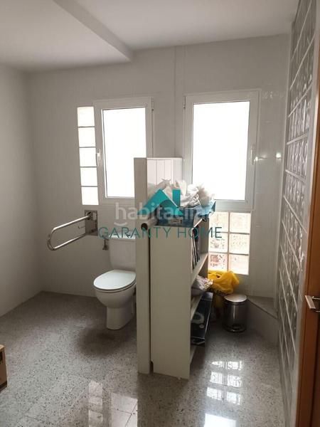 Foto b2390f57-14ff-4a3d-9b77-731ceb666720. Oficina amb calefacció a Manantiales-Estación de Autobuses Torremolinos