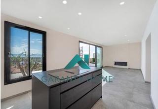Xalet a Loma de los Riscos. Villa en venta en torremolinos