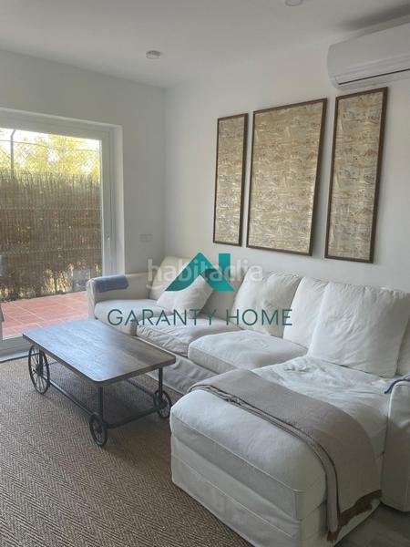 Foto 5d4fcd78-a7e1-4f19-a44c-229ab5500c36. Rent flat with parking pool in Casasola Estepona