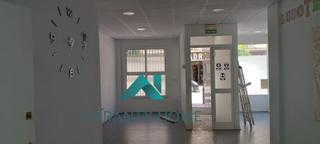 Lloguer Local Comercial a San Francisco. Se alquila local en la ronda san francisco, lucena