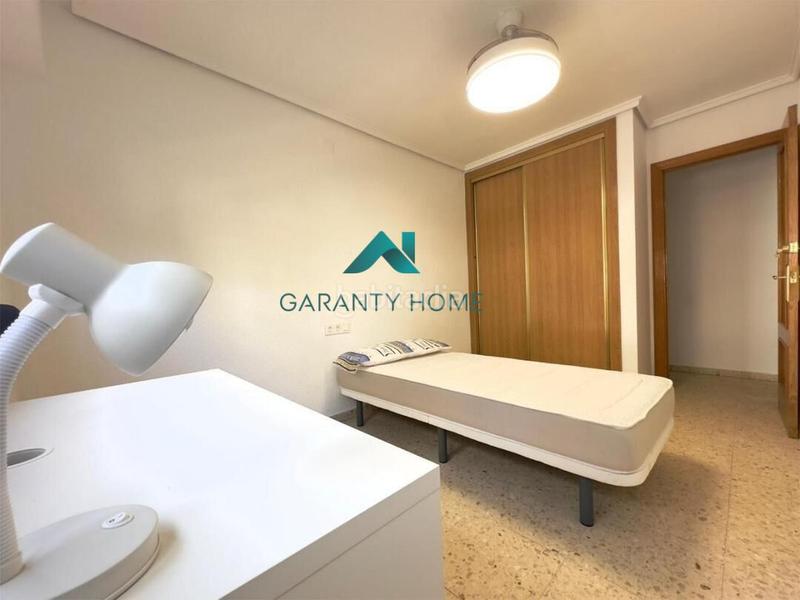 Foto 80a75ec3-52f1-4133-bc3b-59fe641d7639. Lloguer pis a Sant Antoni Valencia