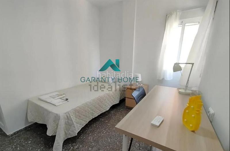 Foto 241a5993-2184-4cc0-9b52-d324daeea53c. Alquiler piso  ideal para estudiantes en alquiler en Ciutat Jardí, ! en Valencia