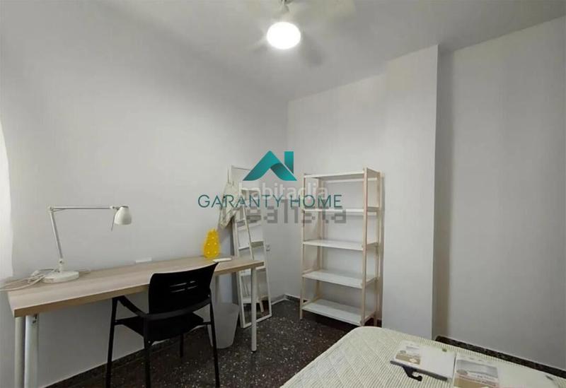 Foto 9225d927-83bb-47f9-ba6f-9f4ace7c0ec9. Alquiler piso  ideal para estudiantes en alquiler en Ciutat Jardí, ! en Valencia