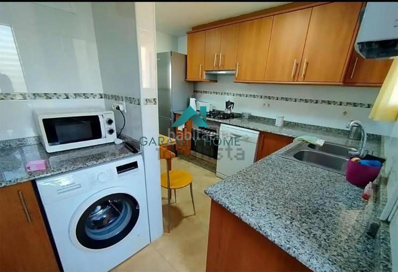 Foto a558a915-288c-4ead-a2c7-a9e3e1da54d2. Alquiler piso  ideal para estudiantes en alquiler en Ciutat Jardí, ! en Valencia