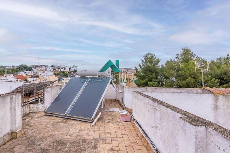Foto 1a78824c-e38b-44df-9fe3-8095bfa9c613. Casa  y local en venta en Camas