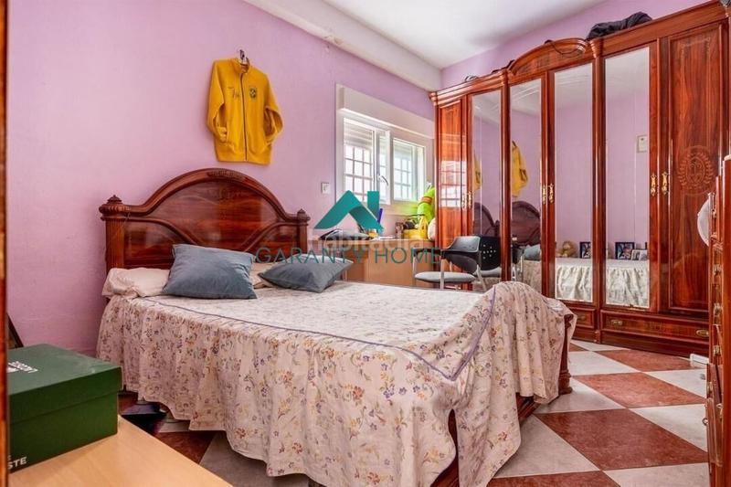 Foto 96fc9c04-95ba-401c-98f0-49f48d037968. Casa  y local en venta en Camas