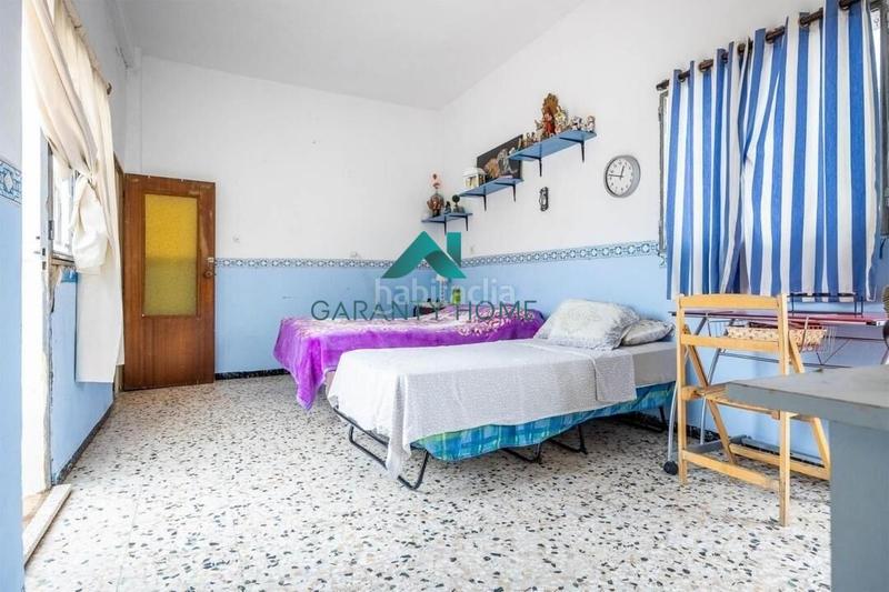 Foto c749246e-1018-4220-b275-cb1b7be6b994. Casa  y local en venta en Camas